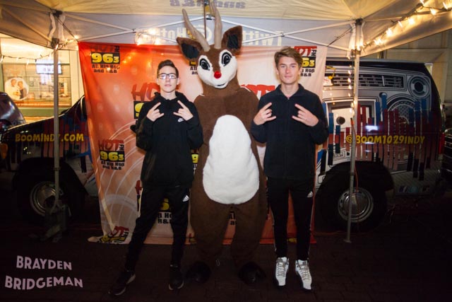 (1) Circle of Lights 2017 - Hot 96.3