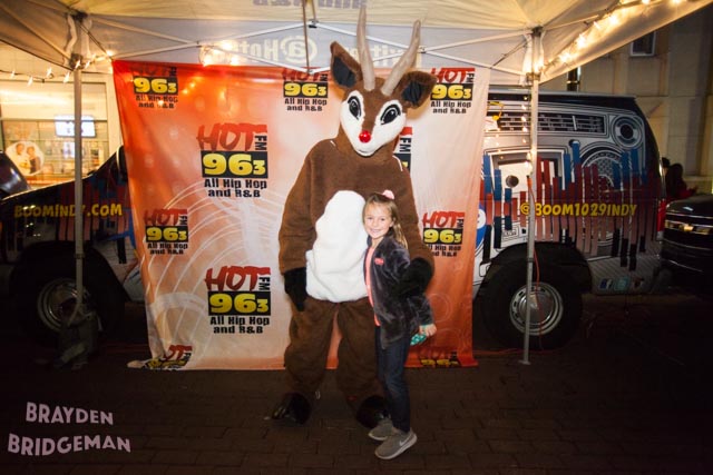 (1) Circle of Lights 2017 - Hot 96.3