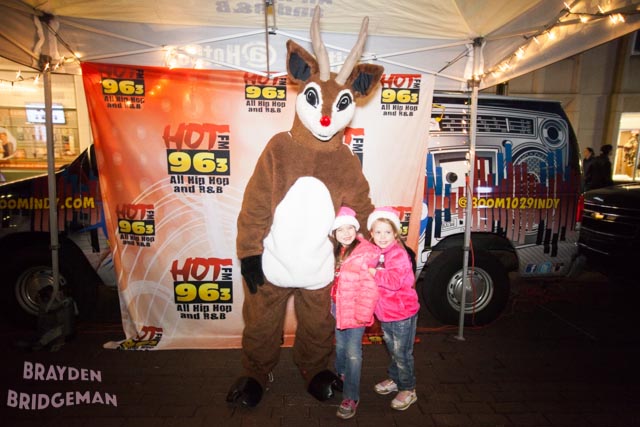 (1) Circle of Lights 2017 - Hot 96.3