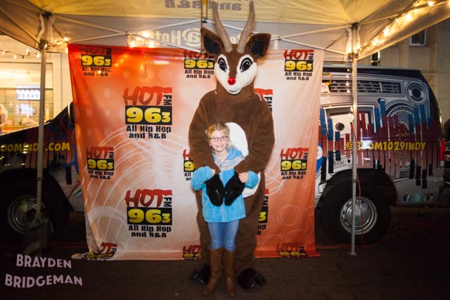 (1) Circle of Lights 2017 - Hot 96.3