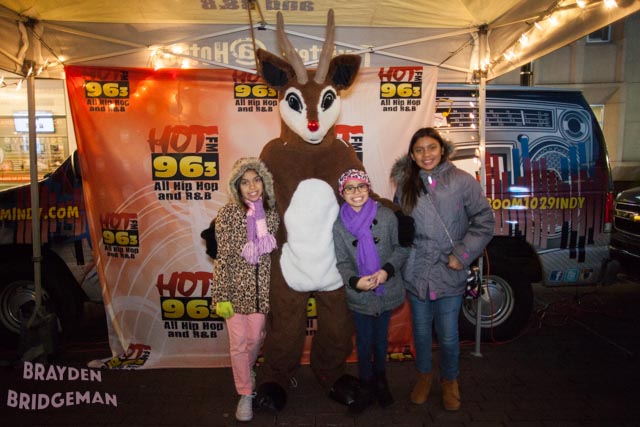 (1) Circle of Lights 2017 - Hot 96.3