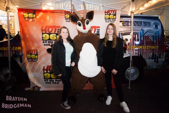 (1) Circle of Lights 2017 - Hot 96.3