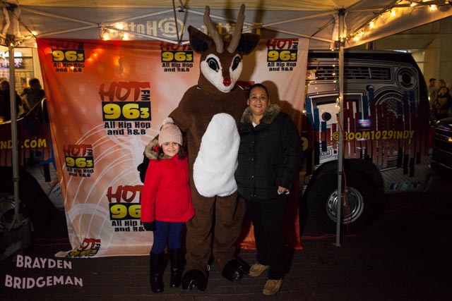 (1) Circle of Lights 2017 - Hot 96.3