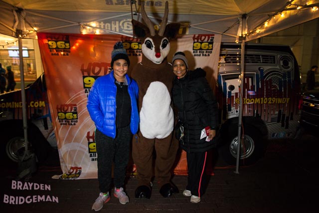 (1) Circle of Lights 2017 - Hot 96.3