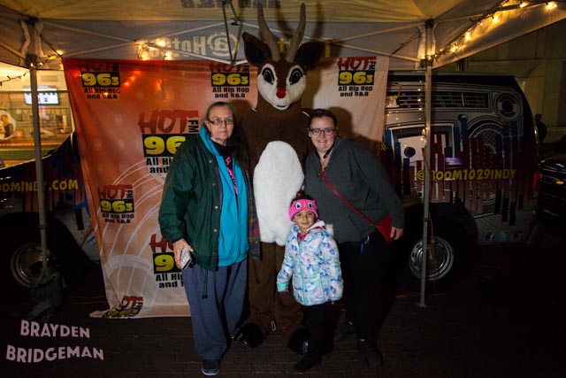 (1) Circle of Lights 2017 - Hot 96.3