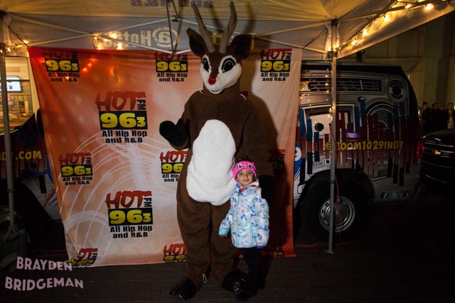 (1) Circle of Lights 2017 - Hot 96.3