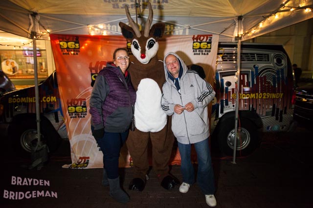 (1) Circle of Lights 2017 - Hot 96.3