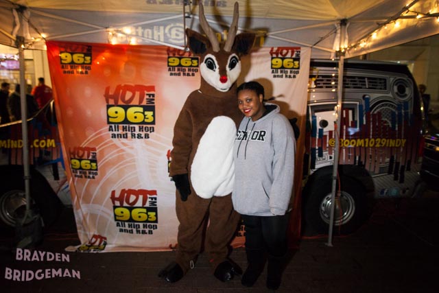 (1) Circle of Lights 2017 - Hot 96.3