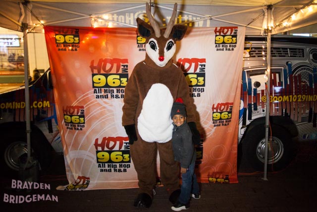 (1) Circle of Lights 2017 - Hot 96.3