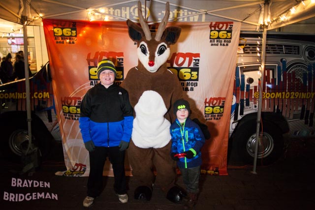 (1) Circle of Lights 2017 - Hot 96.3