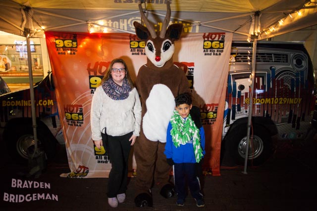 (1) Circle of Lights 2017 - Hot 96.3