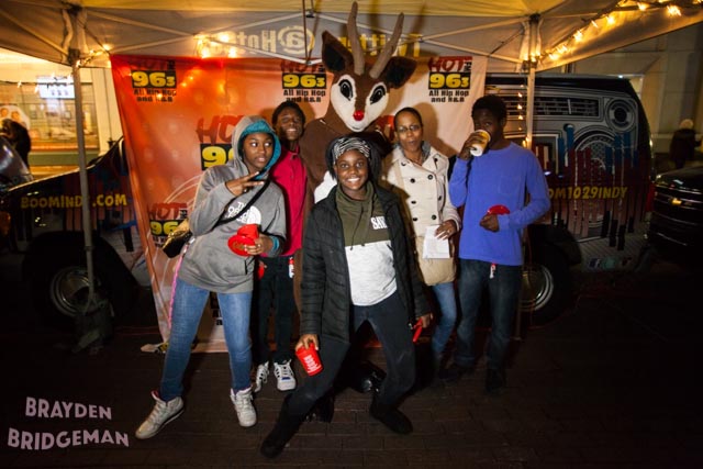 (1) Circle of Lights 2017 - Hot 96.3