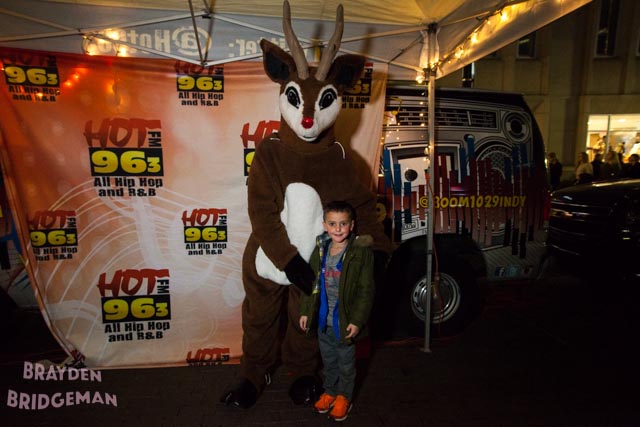 (1) Circle of Lights 2017 - Hot 96.3