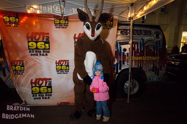 (1) Circle of Lights 2017 - Hot 96.3