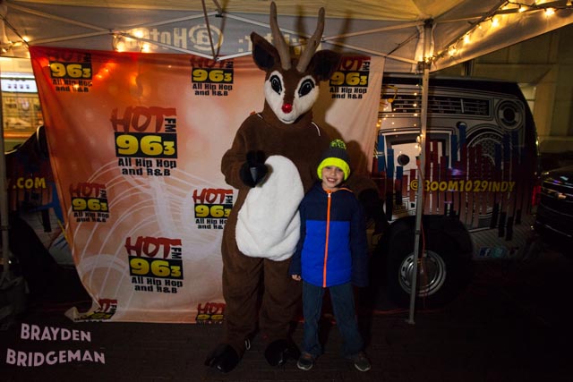 (1) Circle of Lights 2017 - Hot 96.3