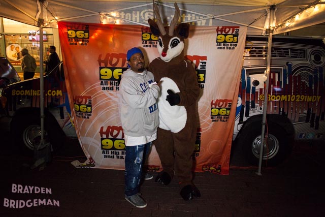 (1) Circle of Lights 2017 - Hot 96.3