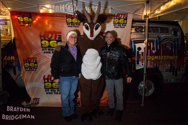 (1) Circle of Lights 2017 - Hot 96.3