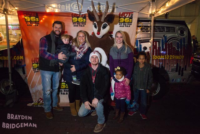 (1) Circle of Lights 2017 - Hot 96.3