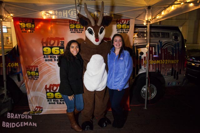 (1) Circle of Lights 2017 - Hot 96.3