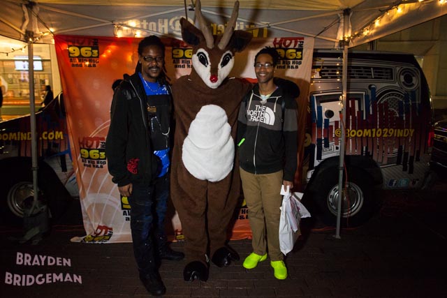 (1) Circle of Lights 2017 - Hot 96.3