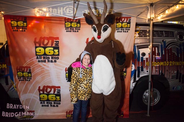 (1) Circle of Lights 2017 - Hot 96.3