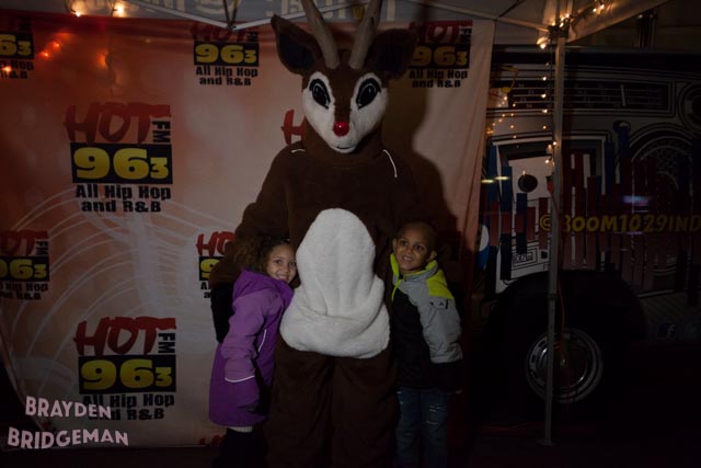 (1) Circle of Lights 2017 - Hot 96.3