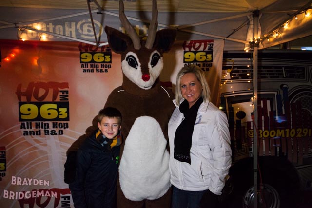 (1) Circle of Lights 2017 - Hot 96.3