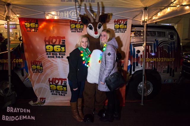 (1) Circle of Lights 2017 - Hot 96.3