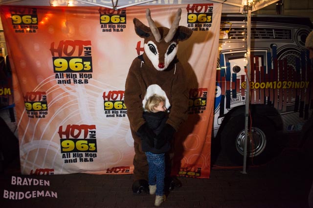 (1) Circle of Lights 2017 - Hot 96.3