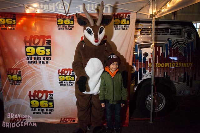 (1) Circle of Lights 2017 - Hot 96.3