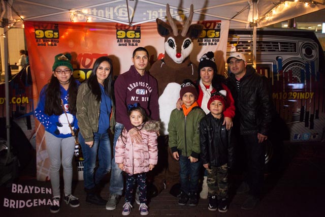 (1) Circle of Lights 2017 - Hot 96.3