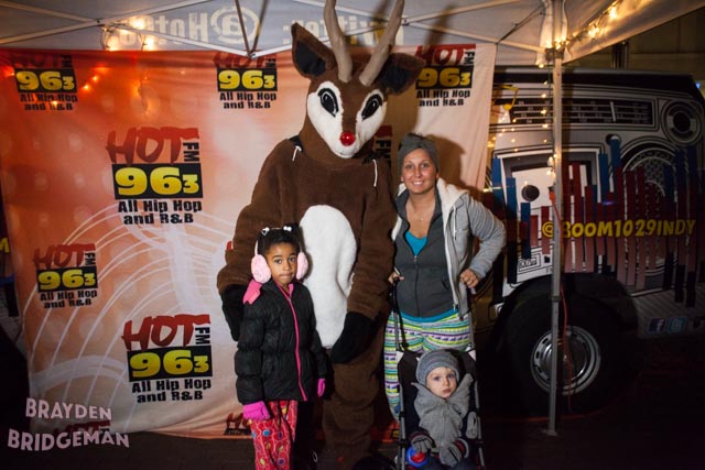 (1) Circle of Lights 2017 - Hot 96.3