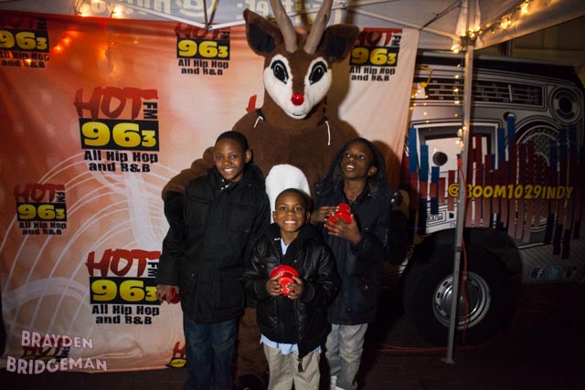 (1) Circle of Lights 2017 - Hot 96.3