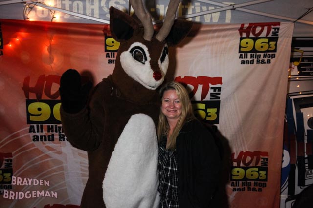 (3) Circle of Lights 2017 - Hot 96.3