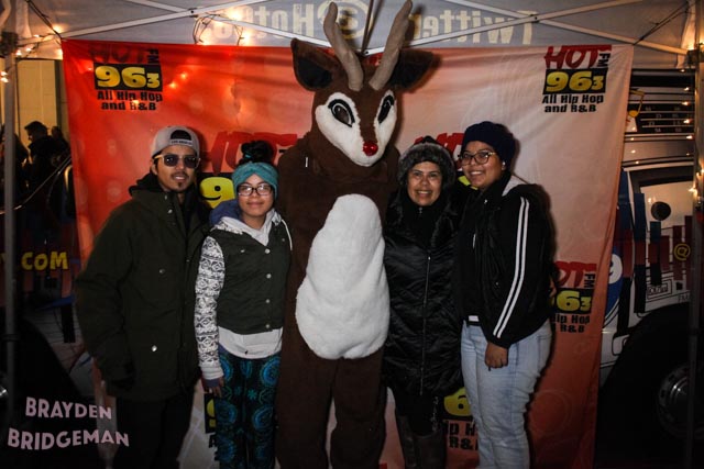 (3) Circle of Lights 2017 - Hot 96.3