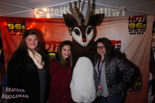 (3) Circle of Lights 2017 - Hot 96.3