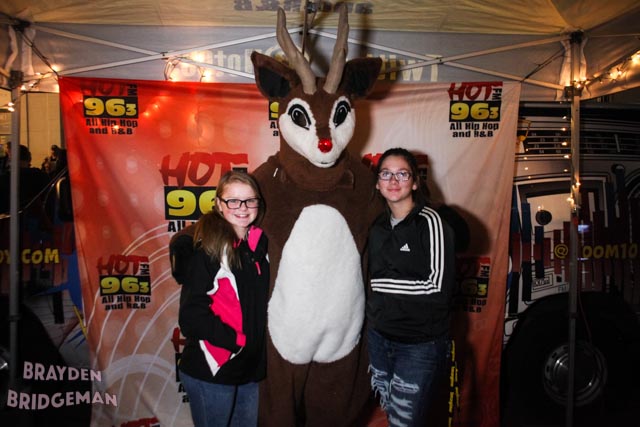 (3) Circle of Lights 2017 - Hot 96.3