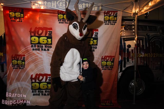 (3) Circle of Lights 2017 - Hot 96.3