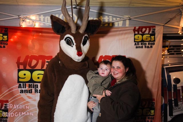 (3) Circle of Lights 2017 - Hot 96.3