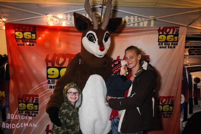 (3) Circle of Lights 2017 - Hot 96.3