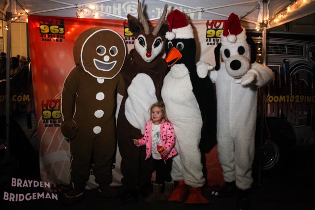 (3) Circle of Lights 2017 - Hot 96.3