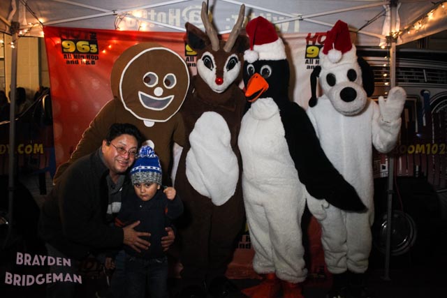 (3) Circle of Lights 2017 - Hot 96.3