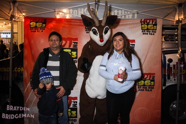 (3) Circle of Lights 2017 - Hot 96.3