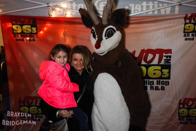 (3) Circle of Lights 2017 - Hot 96.3