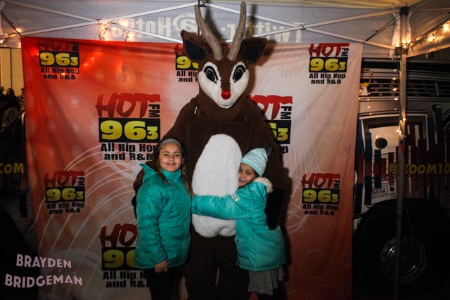 (3) Circle of Lights 2017 - Hot 96.3