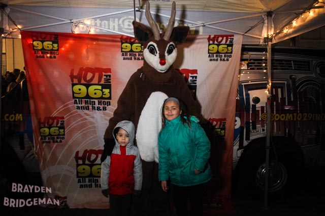 (3) Circle of Lights 2017 - Hot 96.3