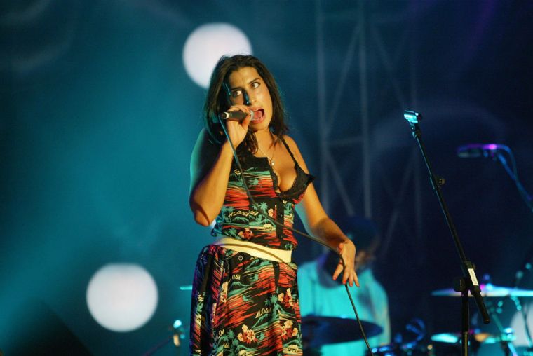 Amy Winehouse on stage during The Nationwide Mercury Prize 2004